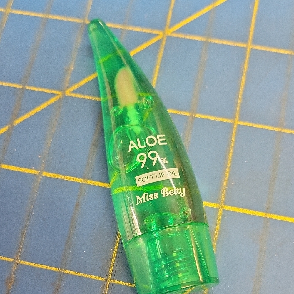 Miss Betty Aloe 99% Soft Lip Oil New Tube